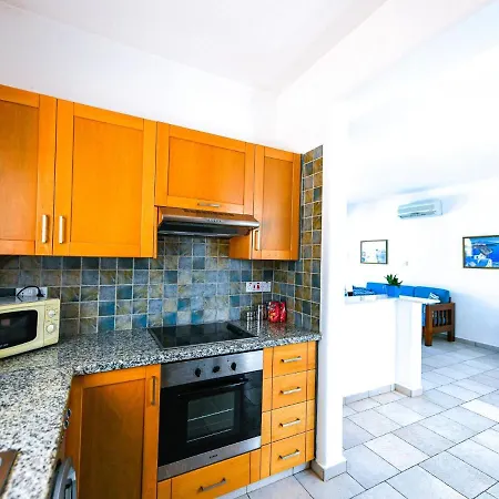 Azzurro Holiday Villas فيلة