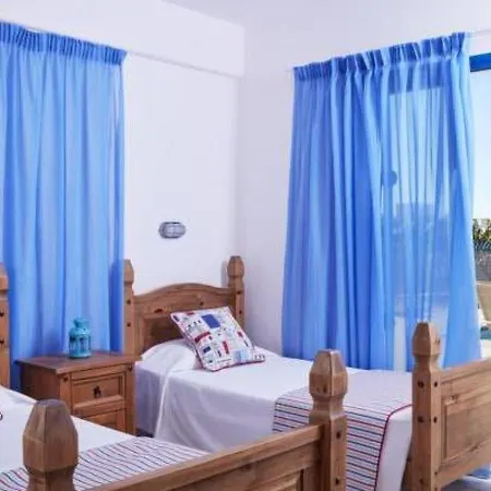 Azzurro Holiday Villas *