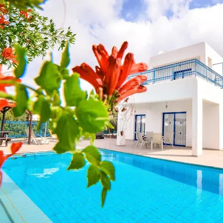 Azzurro Holiday Villas فيلة بييا