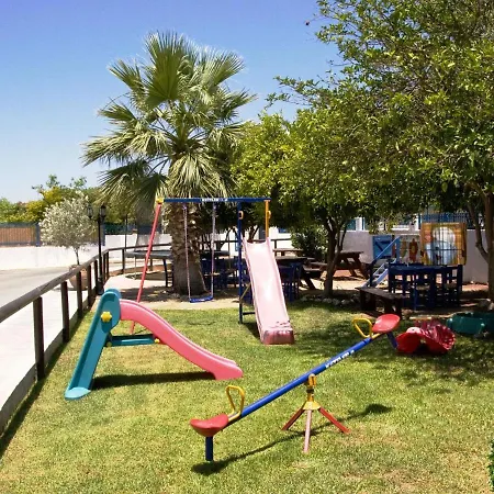 Azzurro Holiday Villas فيلة بييا