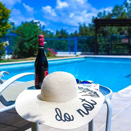 Azzurro Holiday Villas